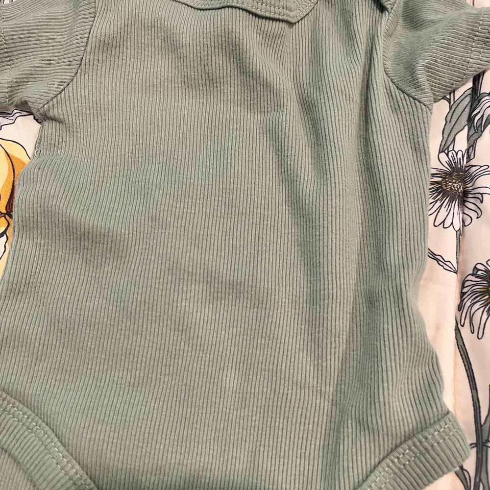 Gender neutral bundle - Picture 6 of 6